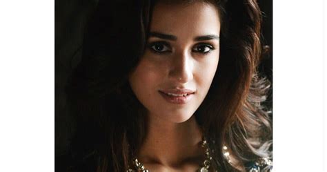 CELEBRITY PICS Disha Patani Hot Cleavage