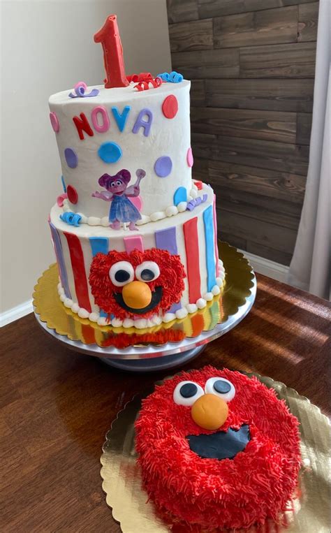 Elmo cake | Elmo cake, Custom cakes, Cake