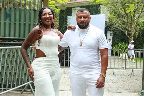 Ludmilla E Brunna Gon Alves Fazem Ch Revela O De Primeiro Filho Em