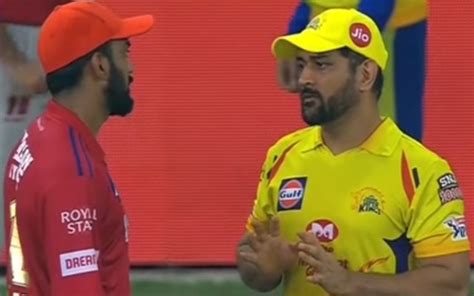 IPL 2020 MS Dhoni Gives Tips To KL Rahul And Mayank Agarwal After CSK