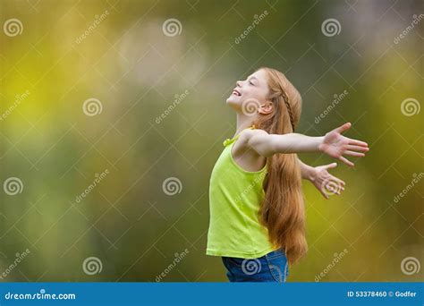 Enfant Enfant Joie Foi éloge Et Bonheur Photo Stock Image Du Sain