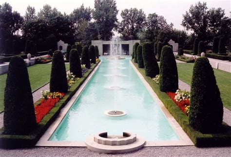 PARKWOOD: A Place of Astonishing Beauty – Cynthia Reyes