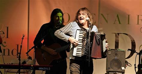 Wenzel Und Band Kommen Erneut Nach Buskow