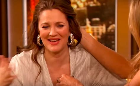 Drew Barrymore Revela Ao Vivo Primeira Onda De Calor Da Perimenopausa