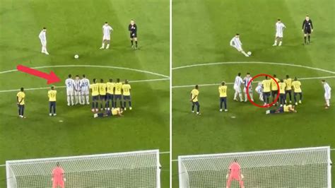 Fan notices genius tactic for Lionel Messi’s free kick, the keeper didn ...