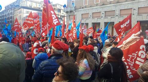 Cgil E Uil Di Nuovo In Piazza Venerd Sciopero Per I Lavoratori