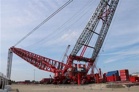 Mammoet Launches The Sk The Worlds Strongest Land Based Crane