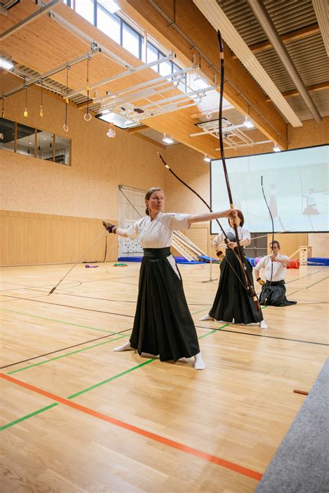 Kyudo L Art Du Tir L Arc Traditionnel Japonais Bienvenue Sur Les