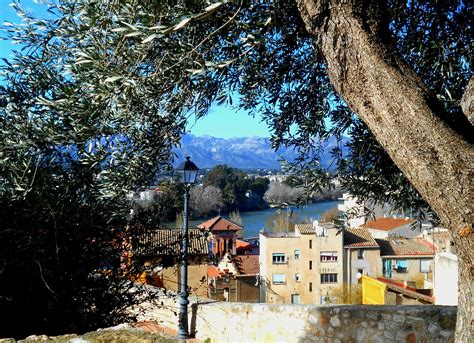 El riu Ebre al seu pas per la Tortosa històrica South Cata