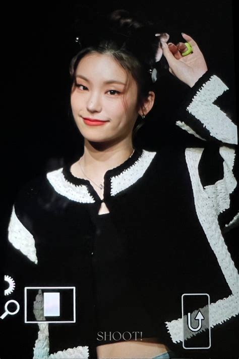 ITZY BRAZIL on Twitter PRÉVIA YEJI no Evento de Fan Sign de hoje