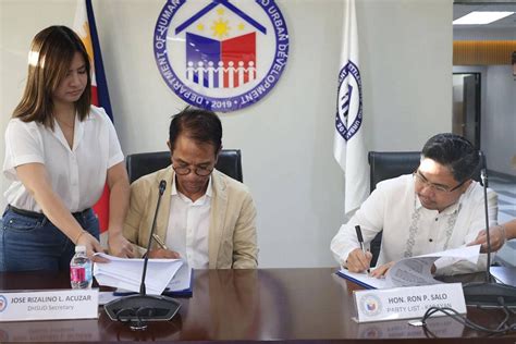 Kabayan Dhsud Sign Housing Agreement The Manila Times