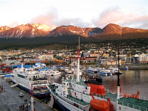 File:Ushuaia port.JPG - Wikipedia