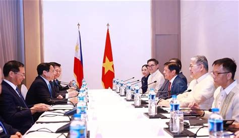 Le Premier ministre Pham Minh Chinh rencontre le président des