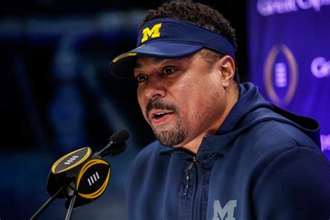 Running backs coach Mike Hart won't return to Michigan in 2024