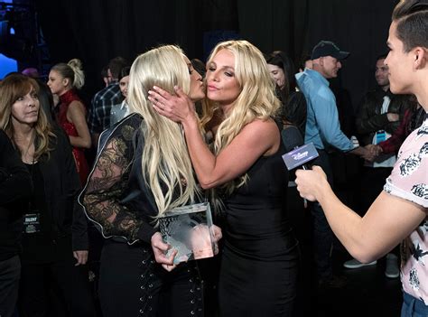 Kiss Kiss From Jamie Lynn Spears And Britney Spears Sister Moments E News