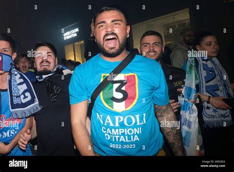 La Citt Esplode Con Gioia I Napoletani Celebrano Il Terzo Scudetto