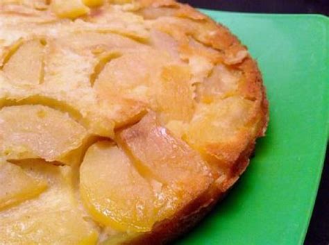 Recette de GATEAU RENVERSÉ AUX POMMES OU POIRES