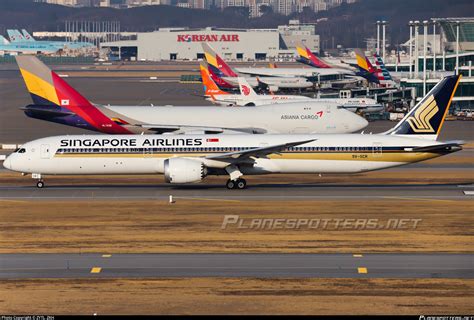 9V SCR Singapore Airlines Boeing 787 10 Dreamliner Photo By ZYTL ZKH