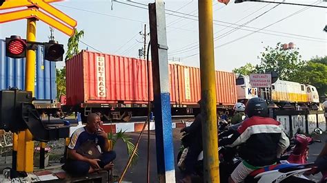 Baru Di Buka Palang Di Tutup Lagi Palang Pintu Perlintasan Kereta Api