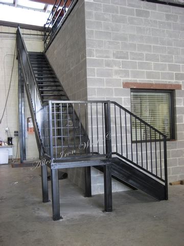 Prefabricated Metal Stairs Customizable Steel Staircases