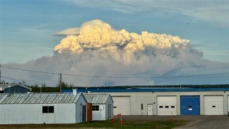 Breaking News Town Of Fort Nelson B C Ordered To Evacuate Due To