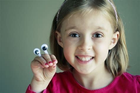 Eye Popping Fun With A Googly Eye Finger Puppet Make And Takes