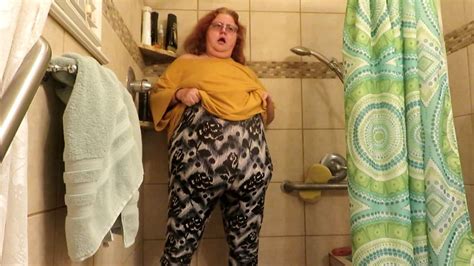 BBWMistressVictoria BBW Nurse Vicki Pee In My Pants Shower A ManyVids