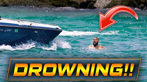 Warning Man Drowning At Haulover Inlet Boats Vs Haulover Wavy