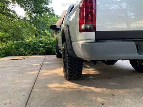 2006 Dodge Ram 1500 With 20x10 25 Vision Razor And 33 12 5R20 Yokohama