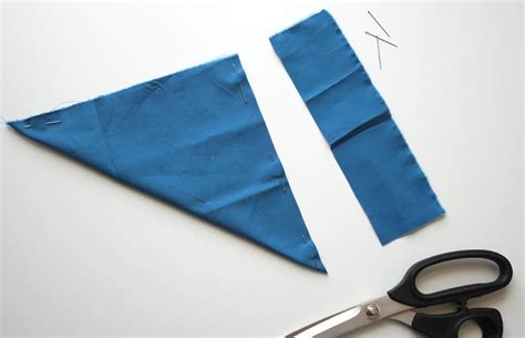 How To Cut Fabric Straight With Scissors {Video Tutorial}