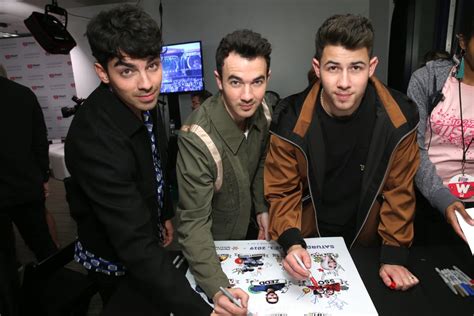 Sexy Jonas Brothers Pictures Popsugar Celebrity Photo 39