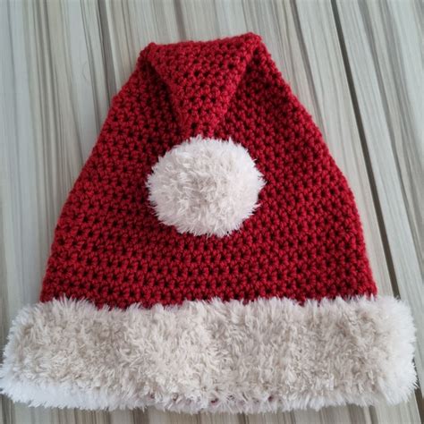 Make Yourself An Adult Crocheted Santa Hat Free Pattern Bee Stitch D