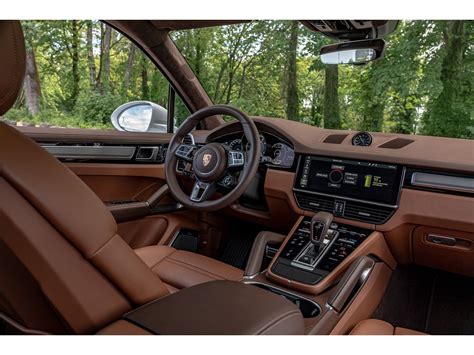 2020 Porsche Cayenne Hybrid: 20 Interior Photos | U.S. News