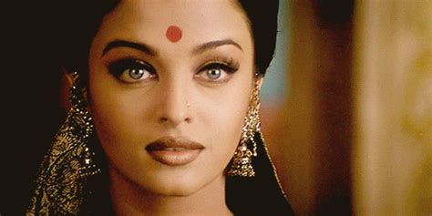 Beautiful Aishwarya Rai GIF - Find & Share on GIPHY