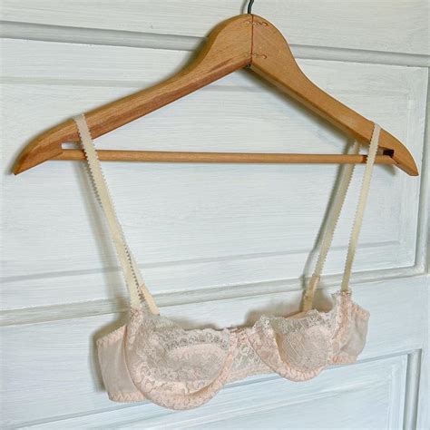 Pink Nude Lace Underwire Bra Adorable Bra That Has Depop