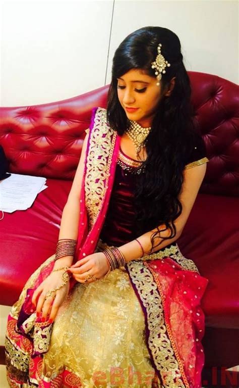 Shivangi Joshi Looking Down Veethi