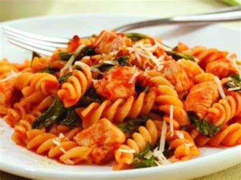 Macarrão Com Atum E Molho De Tomate Receitas De Comidas