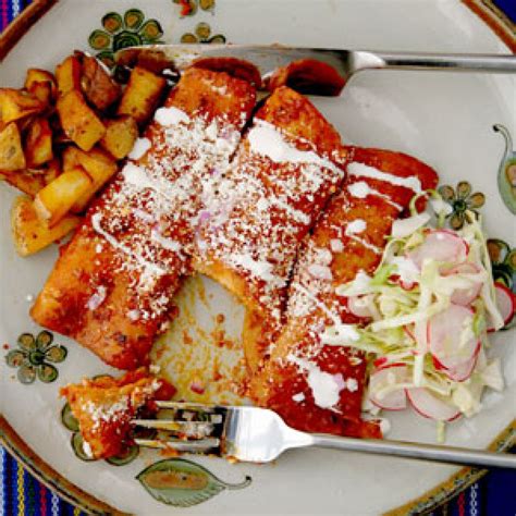 Red Chile Enchiladas Mexican Food Recipes Real Mexican Food Food