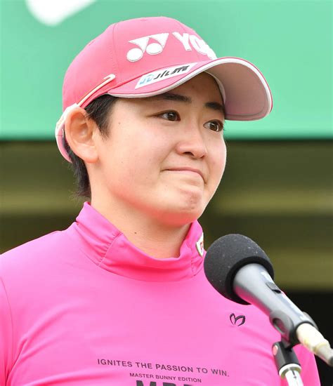 岩井明愛、涙＆笑顔の逆転初優勝 妹・千怜は昨季2勝、双子姉妹そろってvはツアー史上初の快挙 国内女子ゴルフ写真ニュース 日刊スポーツ