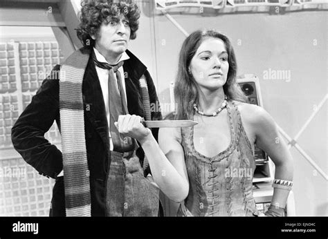 Doctor Who Actor Tom Baker The 4th Doctor Pictured With New Assistant Leela Played By