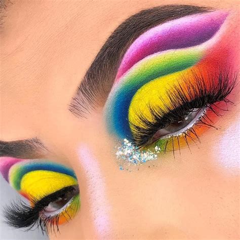 Learn About Eye Makeup Tips And Tutorials Dramatic Eye Makeup Rainbow Eye Makeup Bright Eye Makeup