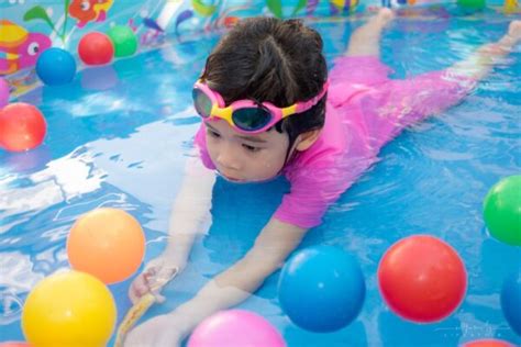 A Kiddie Plastic Pool Can Keep Your Kids Cool and Entertained