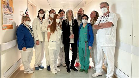 Patti Smith Dimessa Dall Ospedale Maggiore Di Bologna