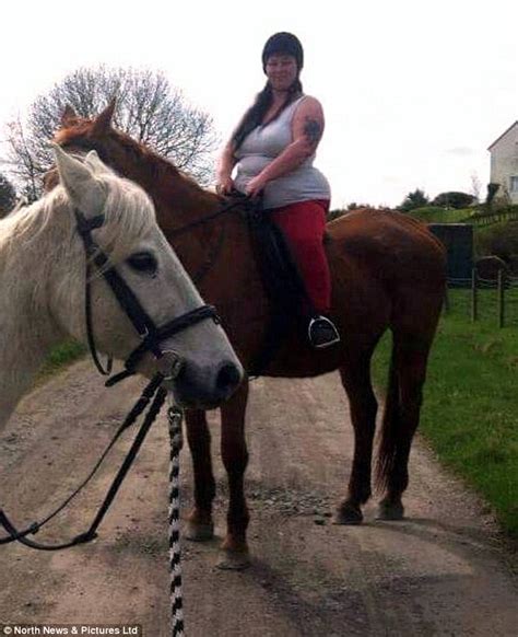 Obese Mother Marsha Giles Who Was Too Big For Her Horse Sheds 7 Stone