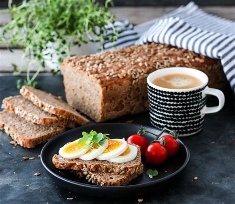 ELTEFRITT RUGBRØD MED SOLSIKKEKJERNER TRINES MATBLOGG Opskrift