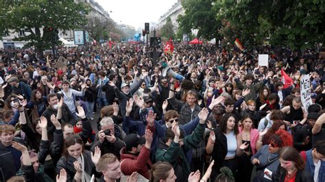 全法近80万人参加反退休制度改革五一大游行