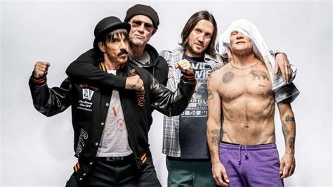 Red Hot Chilli Peppers libera um single inédito na web PurePop