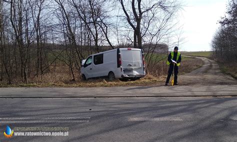 Zderzenie Busa I Samochodu Osobowego W Miejscowo Ci Przedmo Jedna