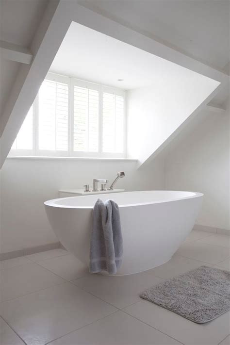inspiring    white bathrooms