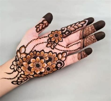 63 Stylish Front Hand Simple Mehndi Designs (With Photos) | Fabbon